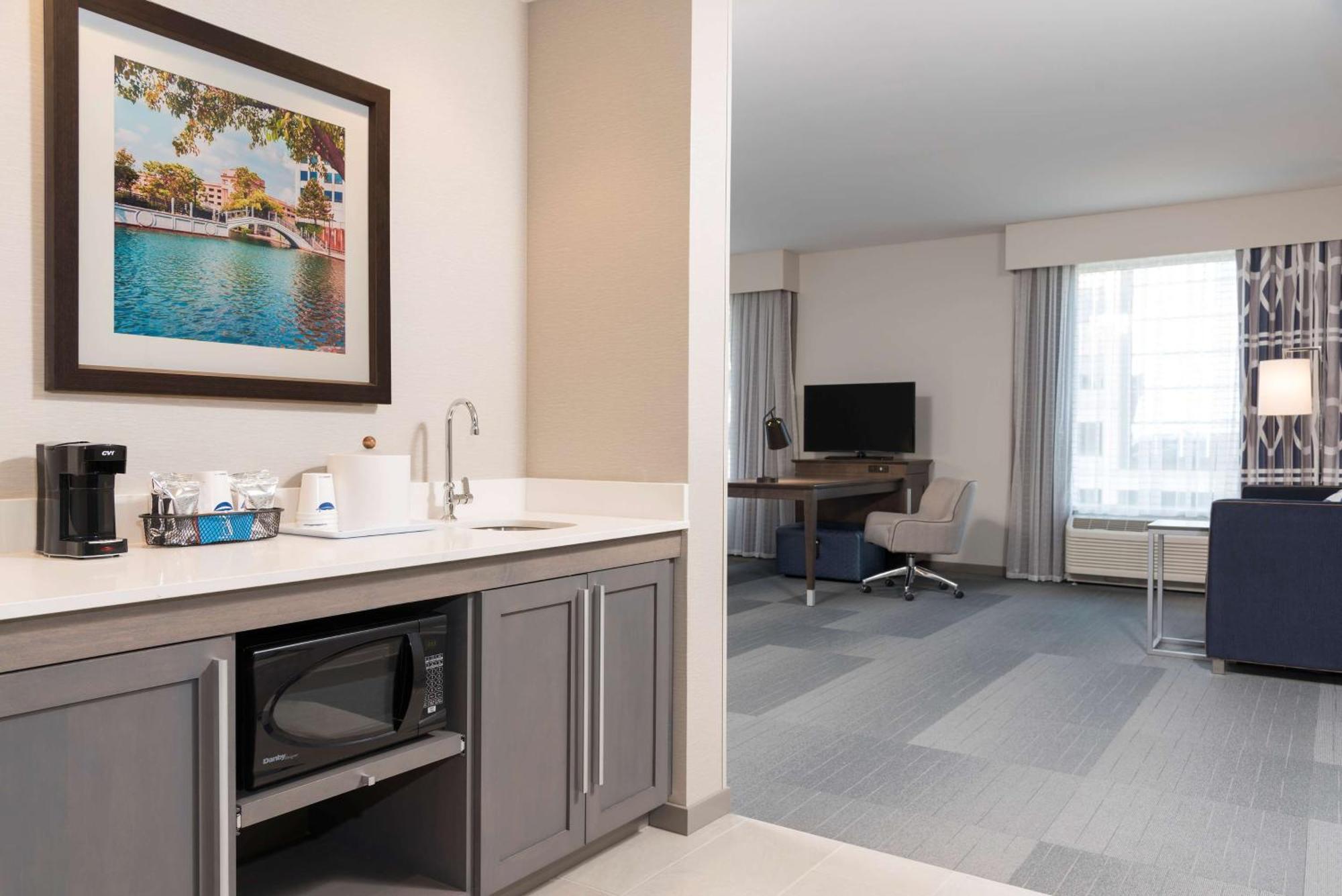 Hampton Inn & Suites Indianapolis-Keystone, In מראה חיצוני תמונה
