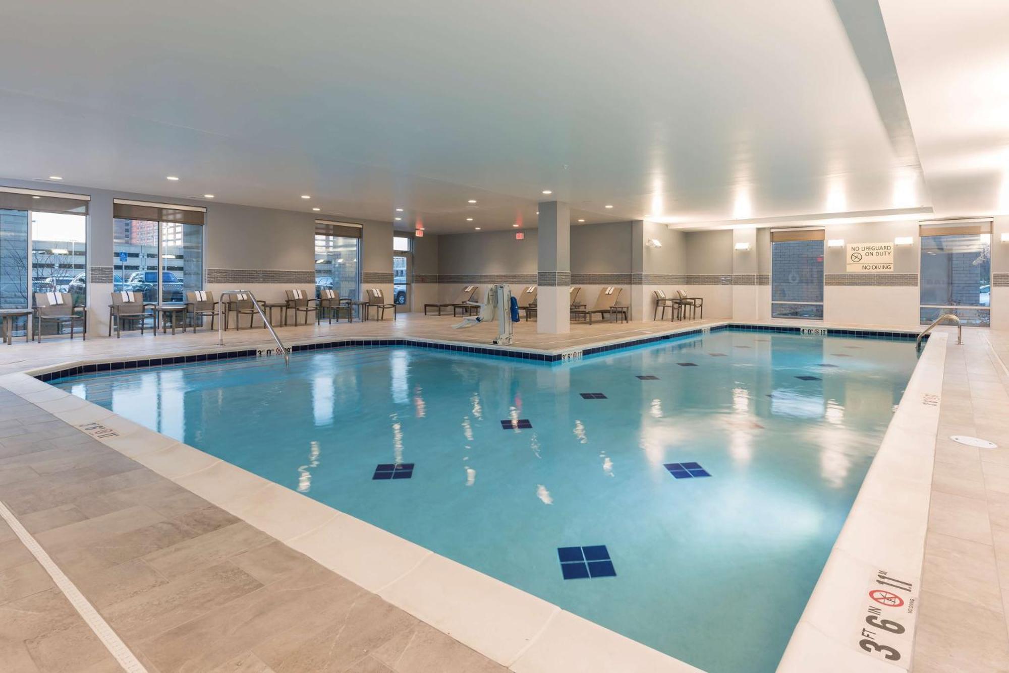 Hampton Inn & Suites Indianapolis-Keystone, In מראה חיצוני תמונה